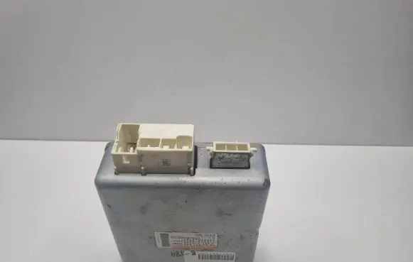 Toyota Avensis T270 Power steering control unit/module 8965005070