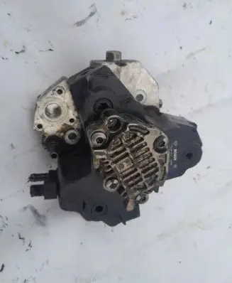 Volvo V70 Fuel injection high pressure pump 8689590 049959 0445010043