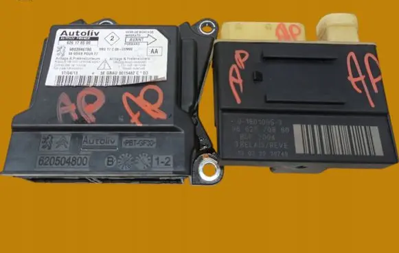 Peugeot 308 Airbag control unit/module 9662570880