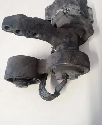 Honda Accord Engine mount bracket