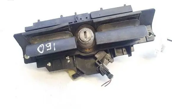 Audi A3 S3 8L Tailgate/trunk/boot exterior handle 8D9827565H 4B0827565H