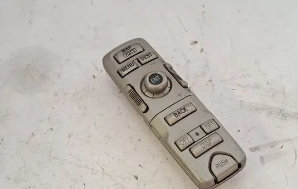 Toyota Avensis T250 Other switches/knobs/shifts 8682020020