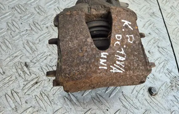 Skoda Octavia Mk2 (1Z) Front brake caliper