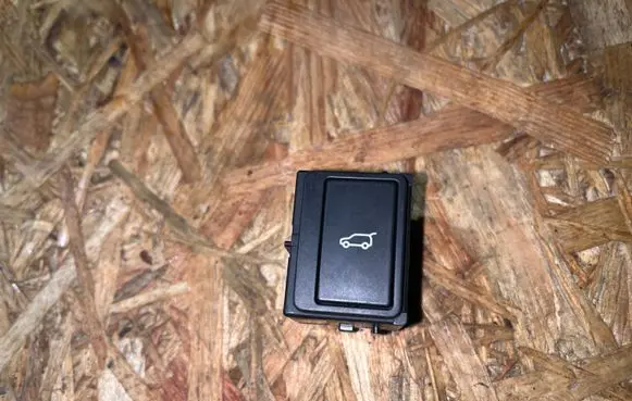 Land Rover Range Rover Velar Tailgate opening switch J8A211B654AA