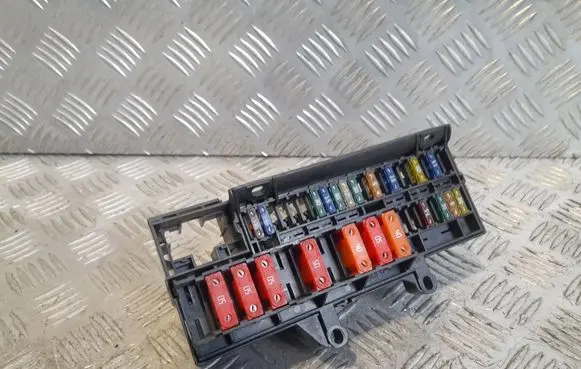 BMW 7 E65 E66 Fuse module 18560