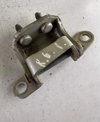 Toyota Land Cruiser (HDJ90) Rear door upper hinge
