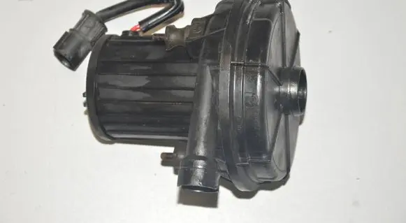 BMW 7 E65 E66 Secondary air pump 7506210