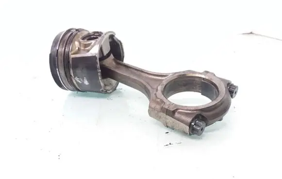 Toyota Avensis T250 Piston with connecting rod