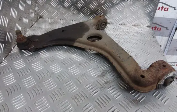 Opel Zafira B Front lower control arm/wishbone