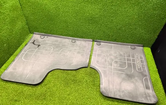 Opel Vivaro Front floor mat 95599414 8201501687