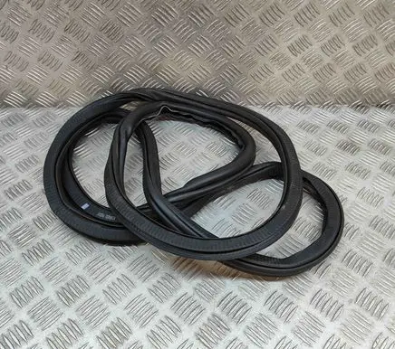 Skoda Kamiq Rubber seal front coupe door 658867365