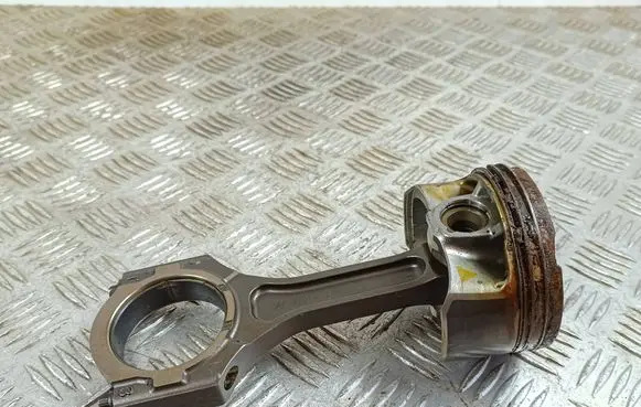 KIA Stinger Piston with connecting rod 