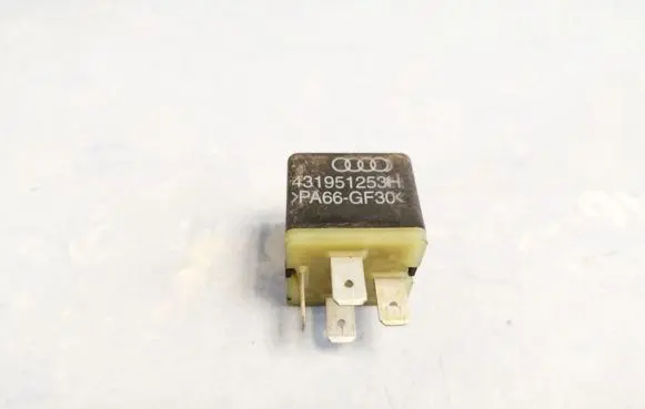 Audi A4 S4 B5 8D Other relay 431951253h