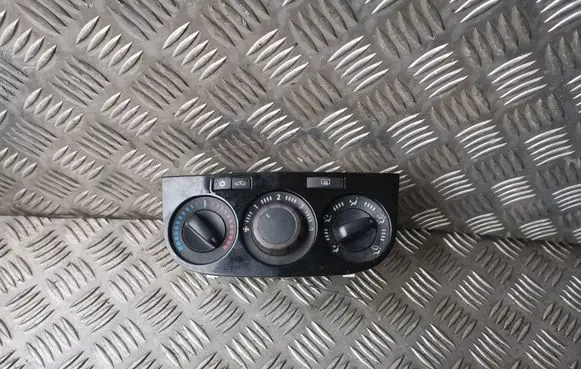 Opel Corsa D Climate control unit 466119570 5E094010