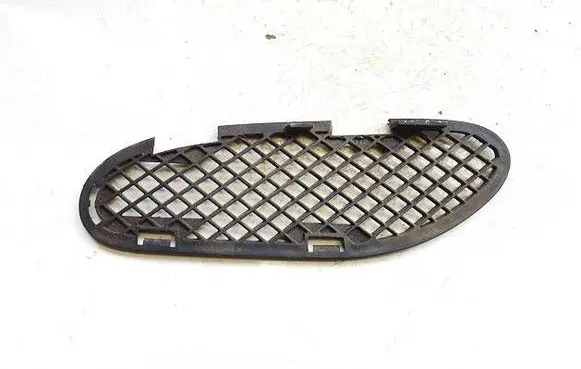 Mercedes-Benz C W202 Front bumper lower grill 2028851123