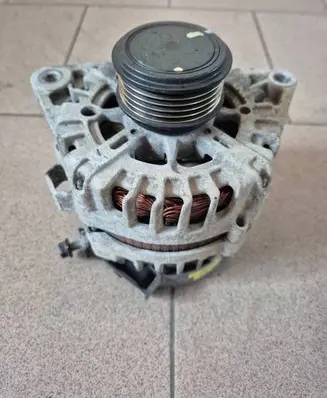KIA Sportage Generator/alternator 373002A850