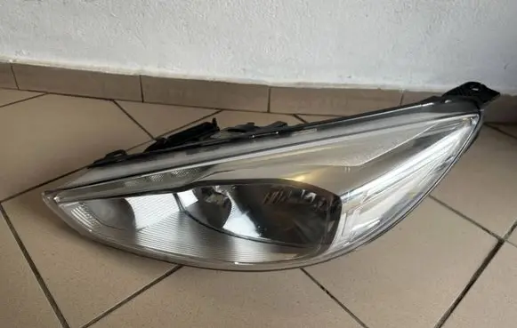 Ford Focus Headlight/headlamp F1EB13W030