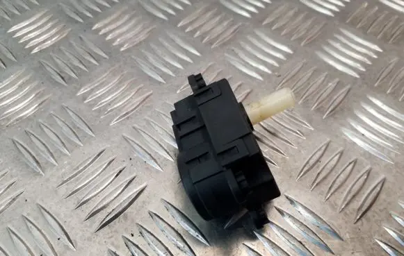 Mitsubishi ASX Air flap motor/actuator CSA512T010
