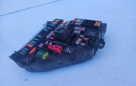 BMW 5 F10 F11 Fuse module 9234423 01433557 217033452