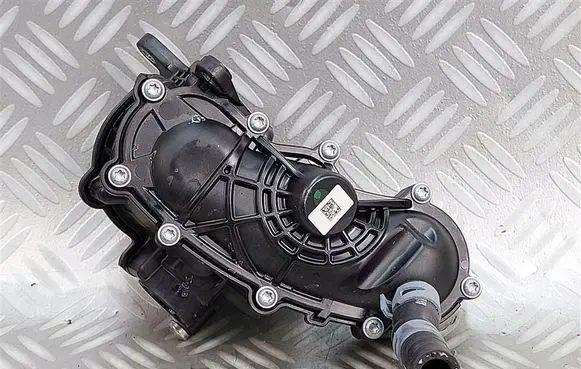 Audi Q8 Thermostat housing 059121111CT