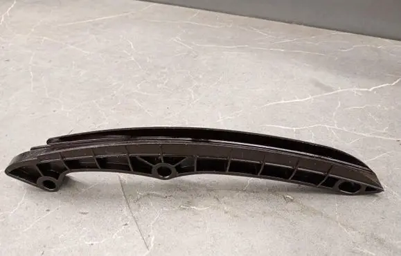 Volkswagen PASSAT B6 Slide rail for timing chain 03C109469L