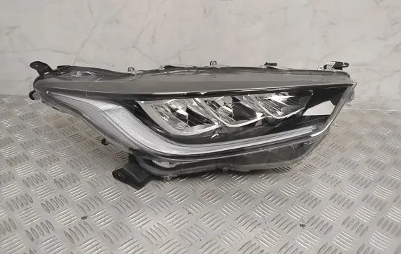 Toyota Yaris XP210 Headlight/headlamp