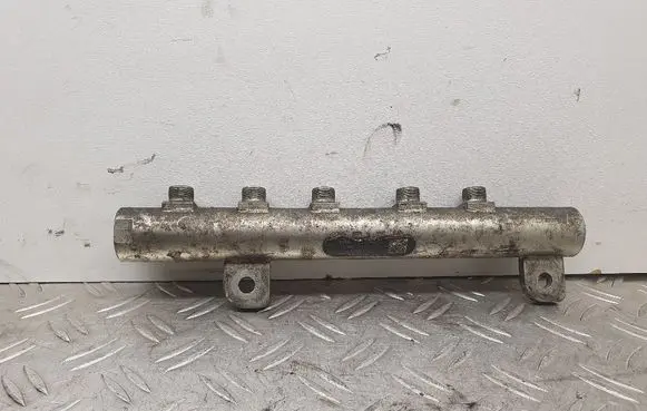 Opel Zafira B Fuel main line pipe 0445214095 55209572