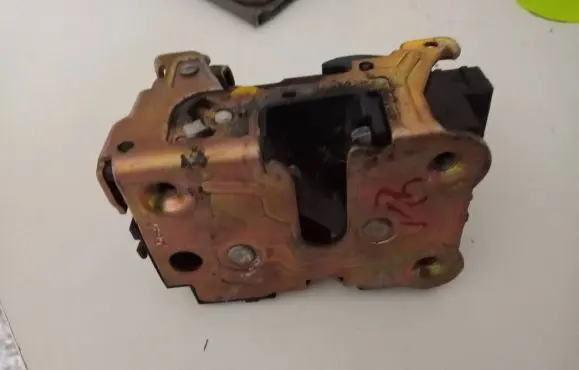 Renault Kangoo I Front door lock