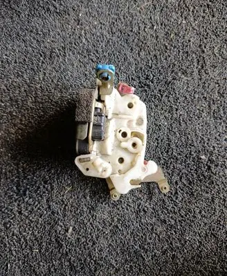 Subaru Legacy Front door lock