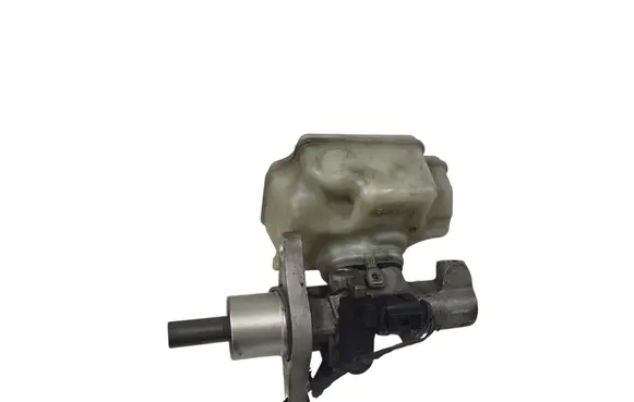 Master brake cylinder