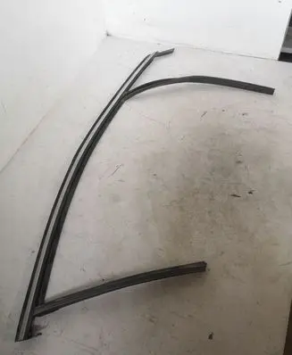 Ford Fusion II Front door window/glass frame 