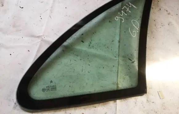 Citroen Xsara Picasso Rear side window as2