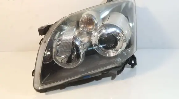 Toyota Avensis T250 Headlight/headlamp 8596724010