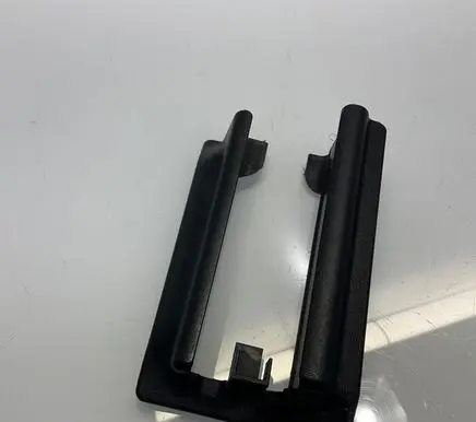 Mercedes-Benz CLS C219 Front passenger seat rail trim 2119193320 77020007 A2119193320