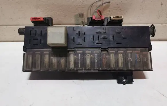 Volkswagen I LT Fuse box set 896151 171941813BC 811941813A