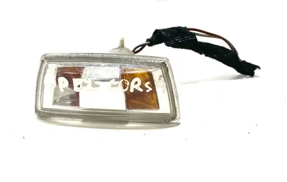 Opel Corsa D Front fender indicator light 13252455 13252456
