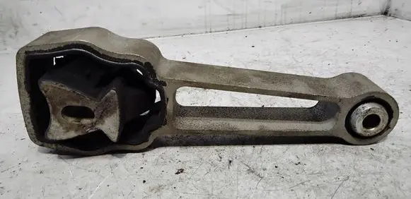 Volvo V70 Engine mount bracket 6G926P082GC