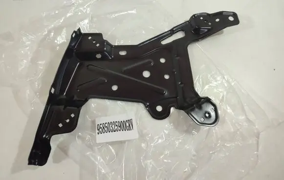 Porsche Cayenne (92A) Fender mounting bracket 95850325900GR