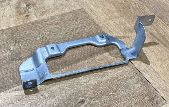 Jaguar XE Holder (bracket) K8D2112D34AA