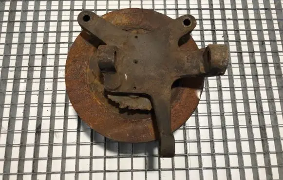 Iveco Daily 35 - 40.10 Front wheel hub spindle knuckle