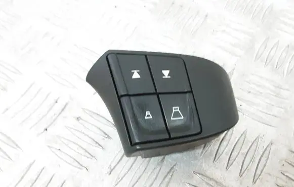 Volvo V70 Steering wheel buttons/switches 30739641
