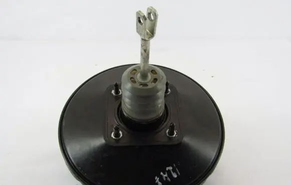 Renault Twingo II Brake booster 8200910008