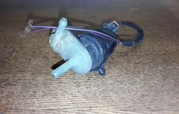 Opel Astra H Windscreen/windshield washer pump 13248320