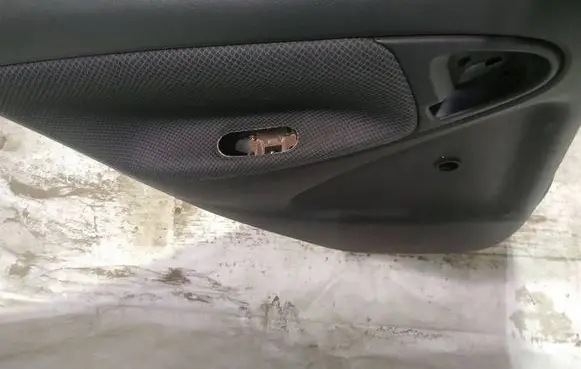 Toyota Yaris Rear door card panel trim
