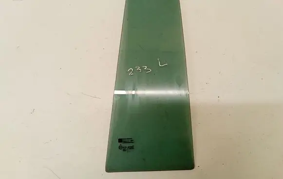 Opel Zafira B Rear vent window glass 43R001604