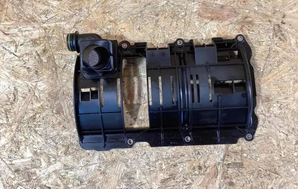 Mercedes-Benz C W205 Oil breather separator A2761801451