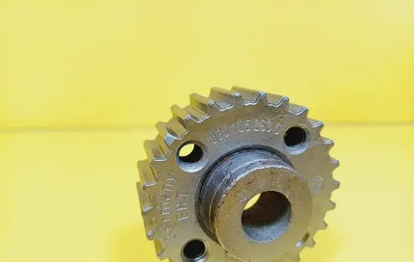Volkswagen Golf III Crankshaft gear 030105263C