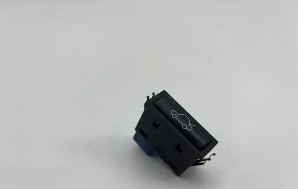 BMW Z4 E85 E86 Tailgate opening switch 8365579 6131 03052500