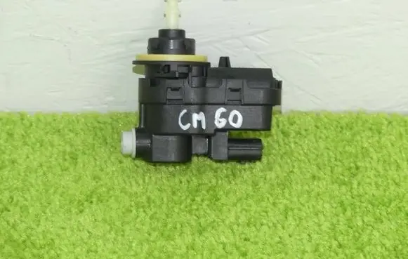 Renault Twingo III Headlight level adjustment motor 8200402521
