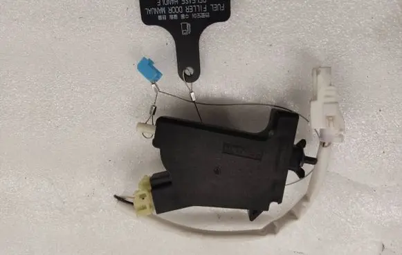 KIA Stinger Fuel tank cap lock 